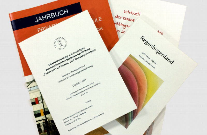 Broschüre und Paperback