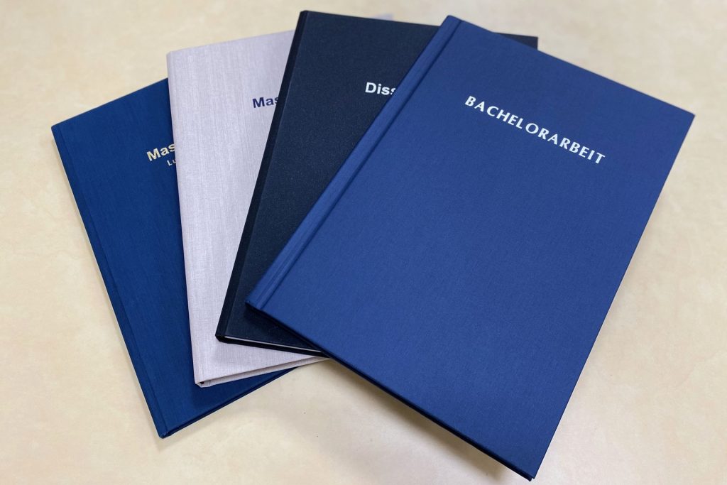verschiedene Bindungen einer Abschlussarbeit